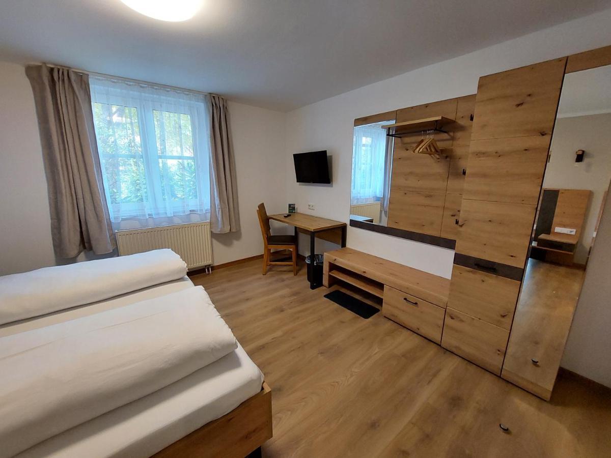 Landgasthof Moersbergei Bubenreuth Buitenkant foto