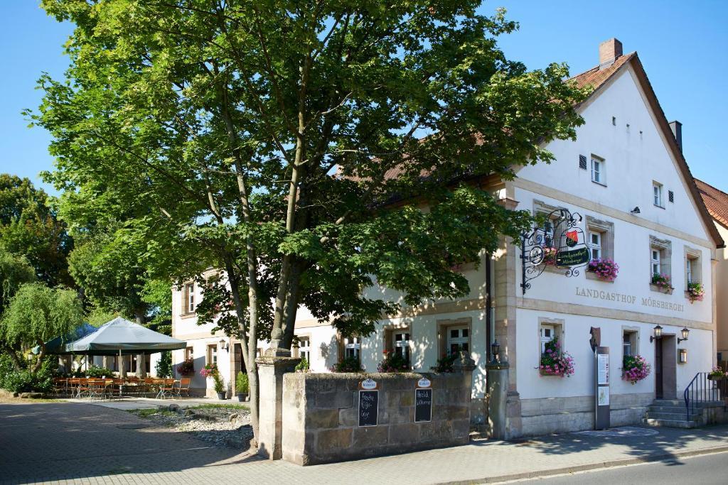 Landgasthof Moersbergei Hotel Bubenreuth Buitenkant foto