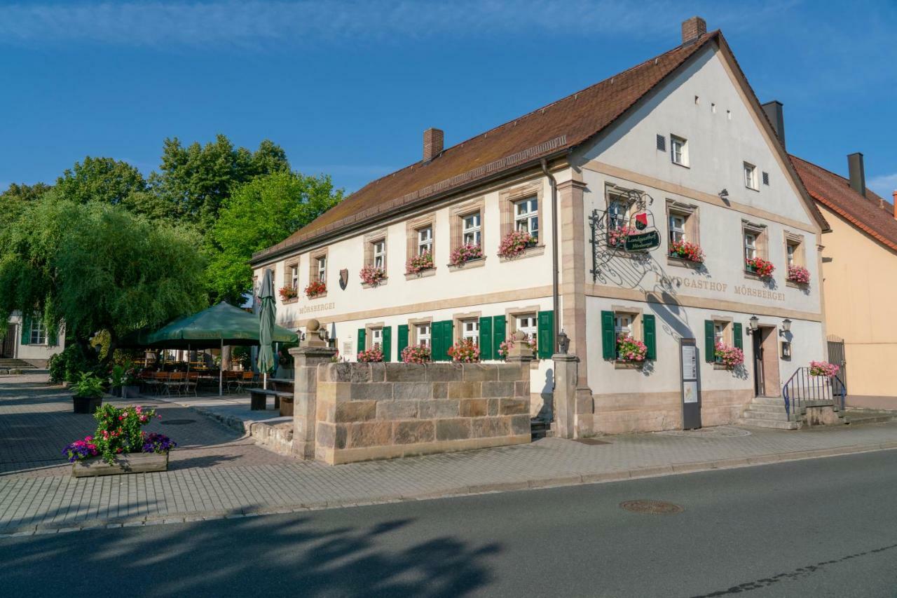 Landgasthof Moersbergei Bubenreuth Buitenkant foto