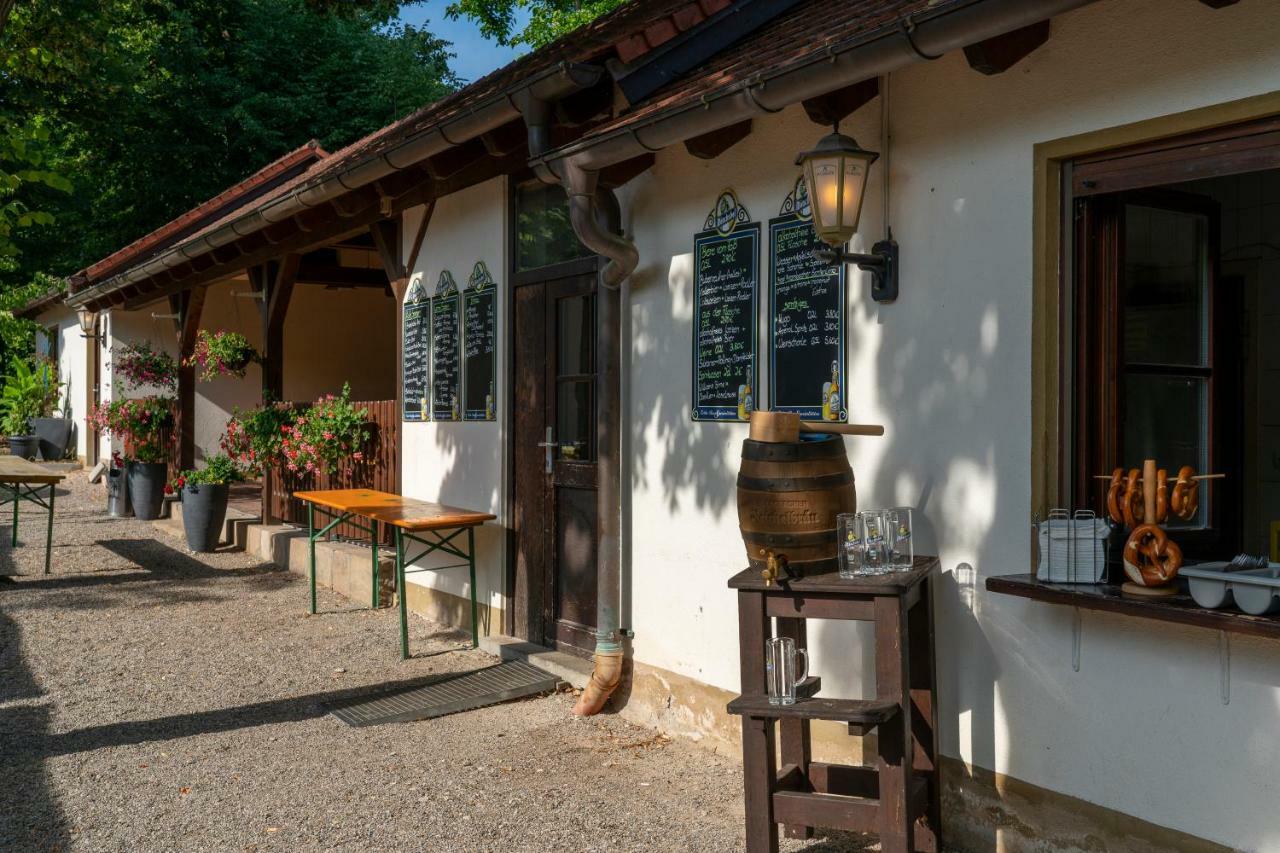 Landgasthof Moersbergei Bubenreuth Buitenkant foto